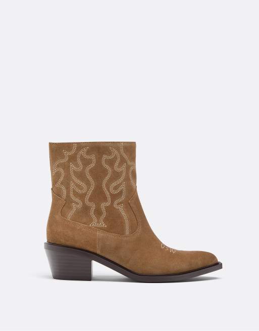 Stradivarius - Stivaletti stile cowboy in pelle beige con tacco, 2 di 5
