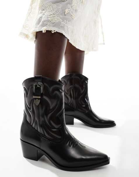 Stradivarius - Stivaletti western corti neri con fibbie - view 1