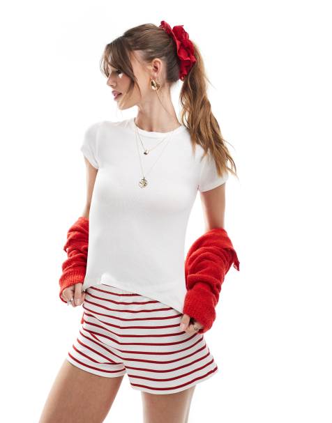 Stradivarius – STR – Biały T-shirt z okrągłym dekoltem - view 1