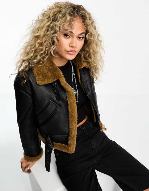Stradivarius - STR - Blouson aviateur en similicuir avec doublure contrastante - Noir/fauve 