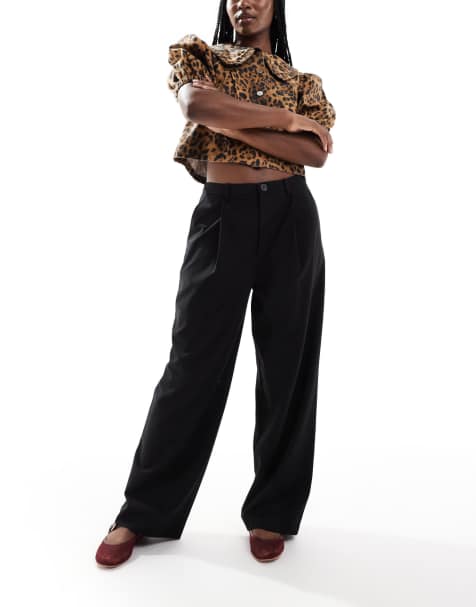 Stradivarius STR pleat front tailored trouser in black