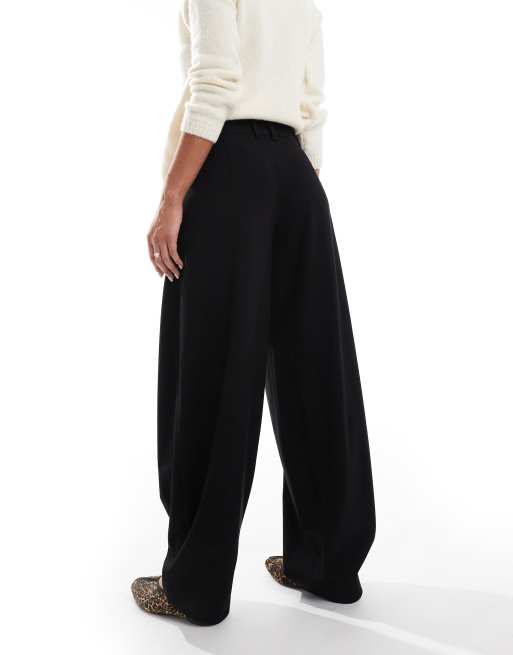 Stradivarius – STR – Elegante Hose in Schwarz mit abgerundetem Beinschnitt, 3 von 5