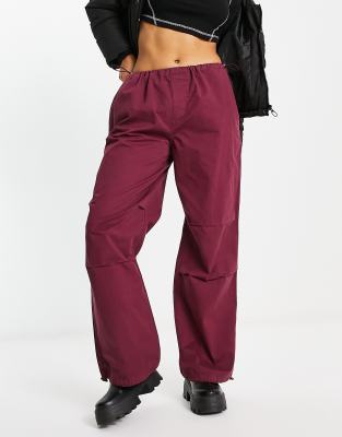 Stradivarius - STR - Fallschirm-Hose in Weinrot mit Oversize-Passform