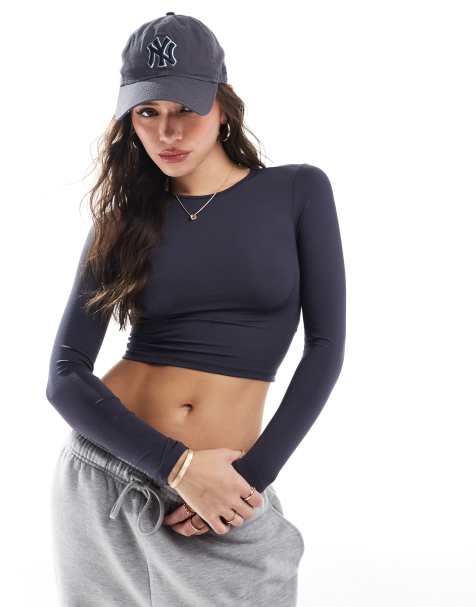 Stradivarius – STR – Figurformendes, langärmliges T-Shirt in Marineblau - view 1
