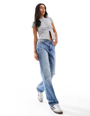 Thumbnail - Stradivarius - STR - Gerade geschnittene Jeans in mittelblauer Waschung