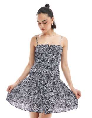 Stradivarius - STR - Gerafftes Minikleid mit Blumenmuster-Bunt