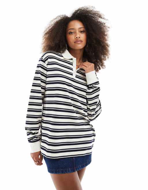 Stradivarius – STR – Gestreiftes Oversize-Polohemd in Schwarz und Weiß 