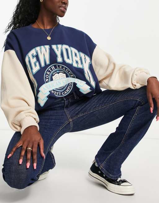 Stradivarius STR kickflare jeans in blue, 4 of 4