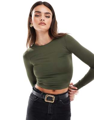 Stradivarius - STR - Langärmliges, formendes Shirt in Khaki-Grün