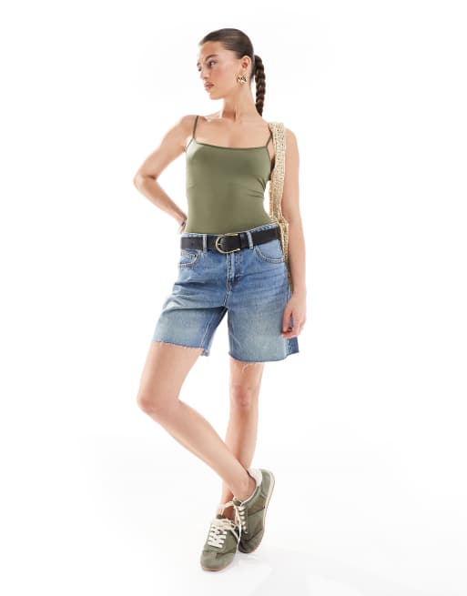 Stradivarius - STR - Mellemlange shorts i denim i mørkeblå vask