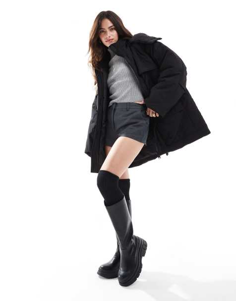Stradivarius STR multi pocket puffer jacket in black - view 1