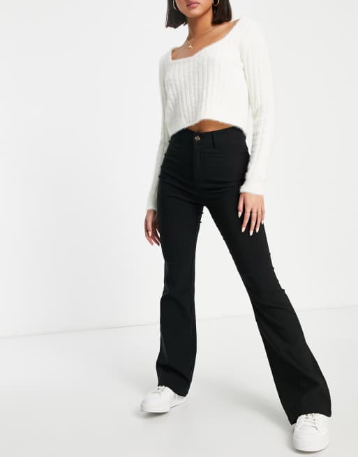 Stradivarius - STR - Pantalon évasé habillé à ourlet fendu - Noir