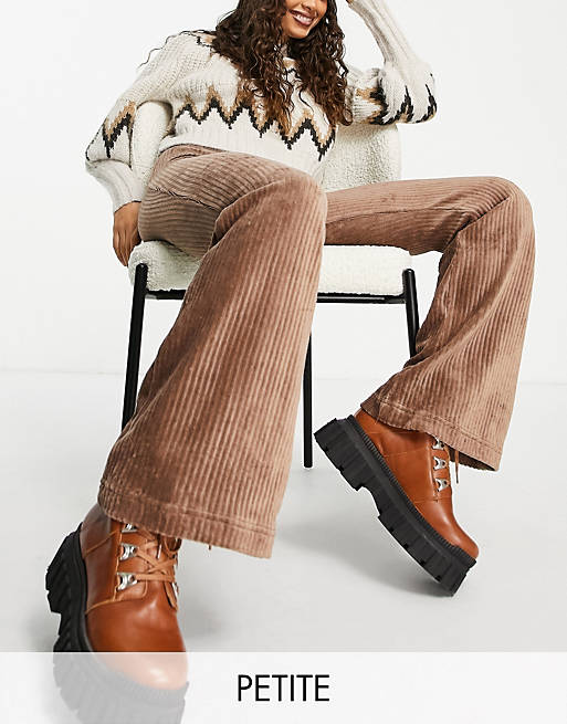 Trousers & Leggings Stradivarius STR Petite cord flare trousers in brown 
