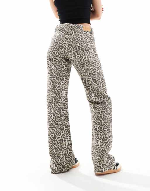 Stradivarius –  STR Petite – Leopardmönstrade jeans med raka ben , 5 av 5