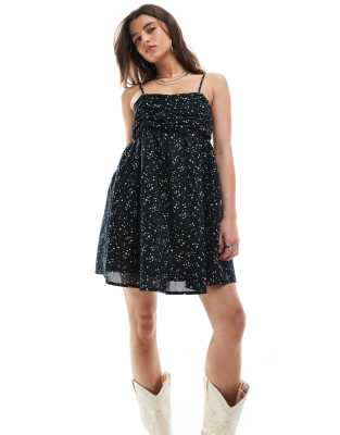 Stradivarius - STR - Robe fluide imprimée à bretelles fines-Multicolore