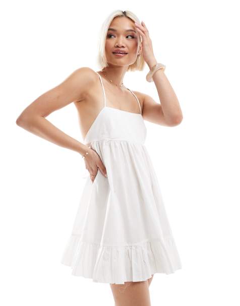 Stradivarius – STR – Schwingendes Trägerkleid in Weiß - view 1