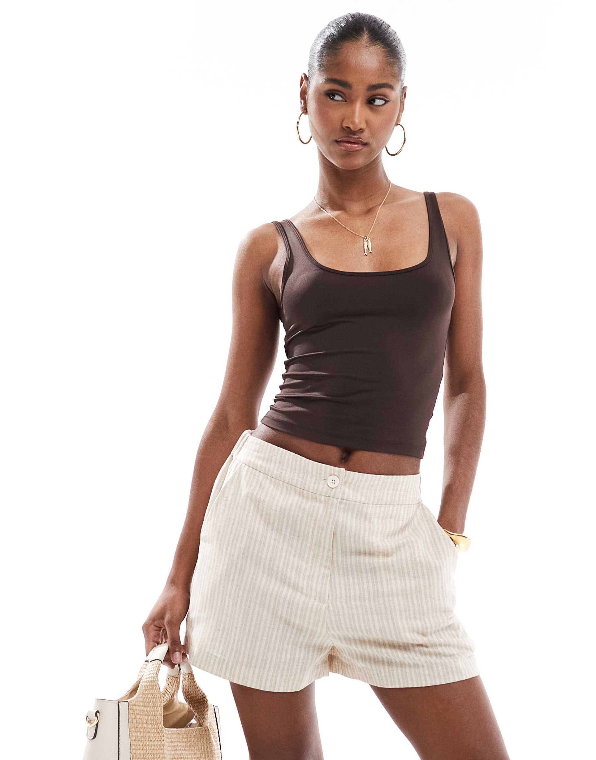 stradivarius str sculpt tank top in chocolate