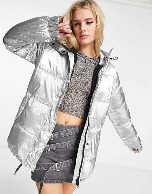 Stradivarius – STR – Silverfärgad pufferkappa 