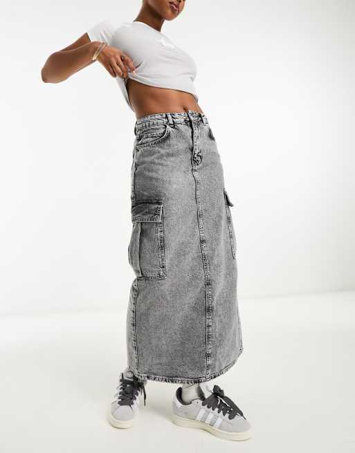 Stradivarius – STR – Spódnica maxi z denimu w kolorze spranej szarości z bojówkowymi kieszeniami 