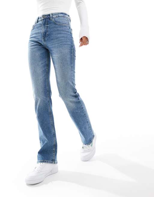 Stradivarius STR straight leg jean with stretch in medium wash blue, 3 of 5