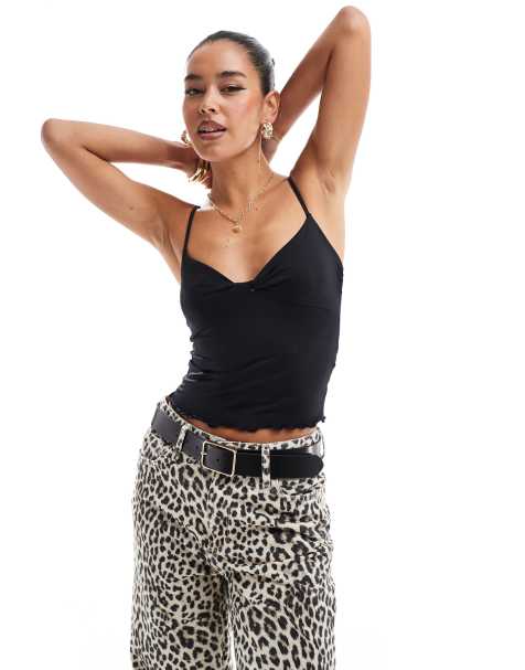 Stradivarius – STR – Svart linne med snurrad detalj framtill - view 1