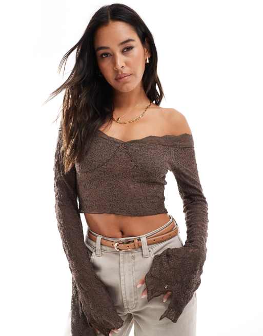 Stradivarius - STR - Top marrone con dettaglio in pizzo e spalle scoperte 