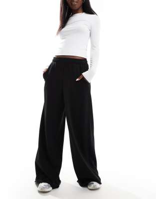 STR ultra wide leg sweatpants in black