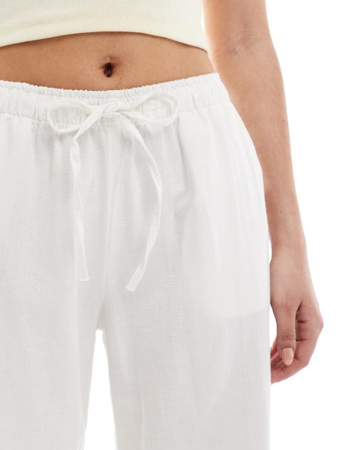 Stradivarius – STR – Vita byxor i linnestil med låg midja    , 2 av 5