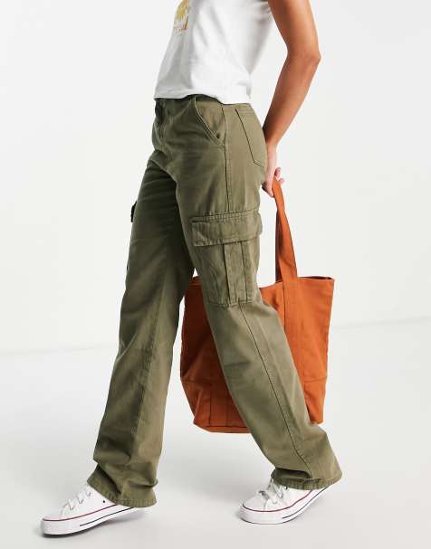 Stradivarius straight leg cargo pants in khaki - view 1