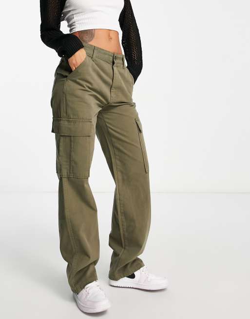 Stradivarius Straight Leg Cargo Pants in khaki-Green