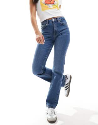 straight leg jeans in dark blue