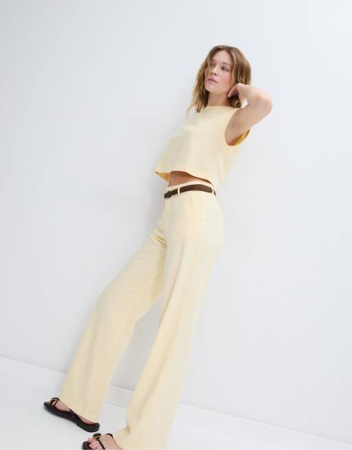Stradivarius Straight-leg linen mix trousers with belt in pale yellow, 4 of 4