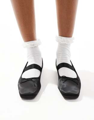 Stradivarius Stradivarius strappy ballet shoe in black