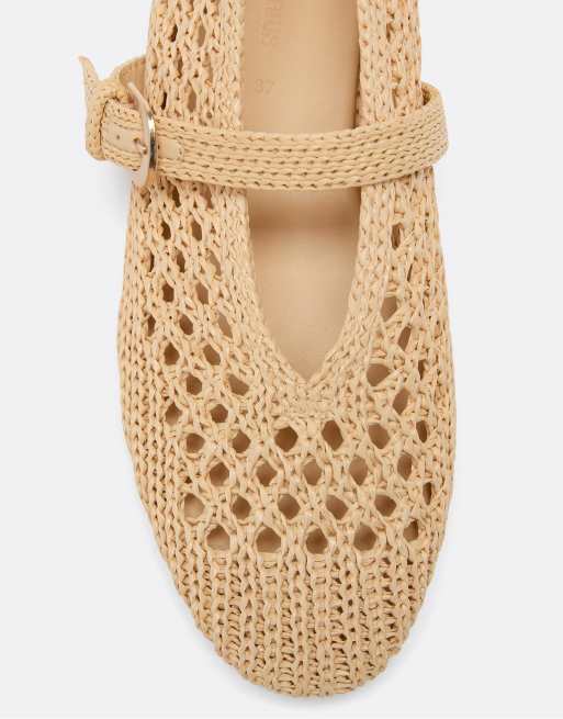 Stradivarius Strappy crochet ballet flats in beige, 3 of 4