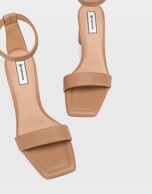 Stradivarius strappy heeled sandals in tan, 3 of 4