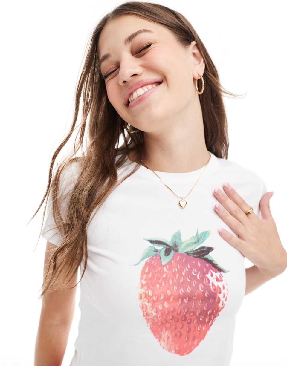 Strawberry graphic t-shirt