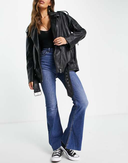 Stradivarius Flare Jean With Side Split in Blue