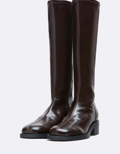 Stradivarius Stretch-Stiefel mit Absatz in Braun, 2 von 4