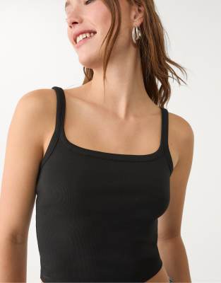 Stradivarius - Stretch top met dunne bandjes in zwart - view 1