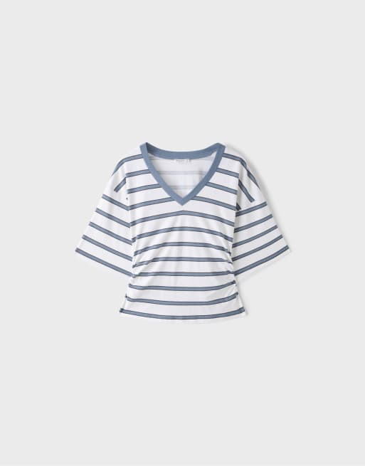 Stradivarius stribet T-shirt med v-hals og kimonoærmer i himmelblå, 5 af 6