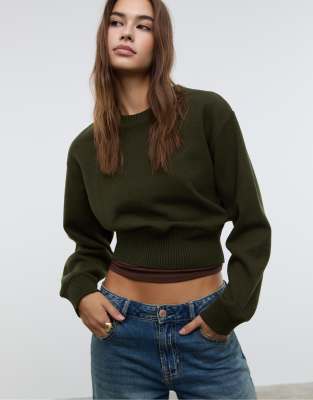 Stradivarius - Strick-Oberteil in Grün mit U-Boot-Ausschnitt