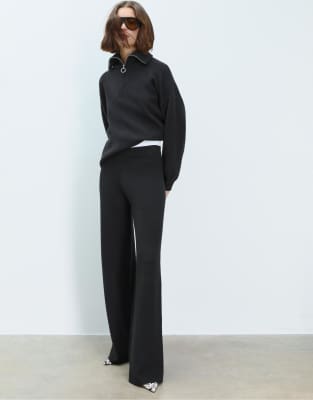 Stradivarius - Strickhose in Schwarz mit weitem Schnitt