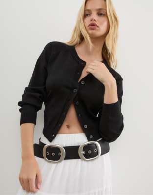 Stradivarius - Strickjacke in Schwarz mit Knöpfen und Raglanärmeln