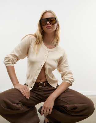 Stradivarius - Strickjacke in Steinbeige mit Knöpfen und Raglanärmeln-Neutral