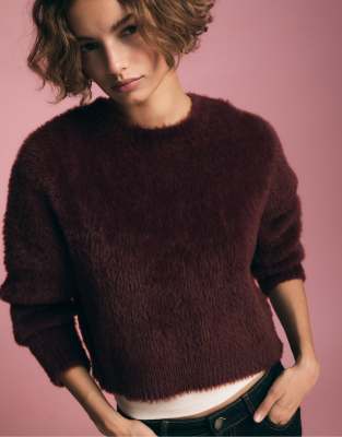 Stradivarius - Strickpullover aus Kunstpelz in Aubergine-Lila