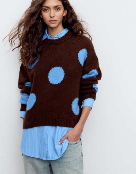 Stradivarius – Strickpullover in Braun mit Polka Dots - view 1