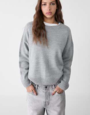 Stradivarius - Strickpullover in grau meliert mit Rundhalsausschnitt