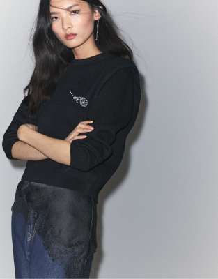 Stradivarius - Strickpullover in Schwarz mit Schulterpolstern