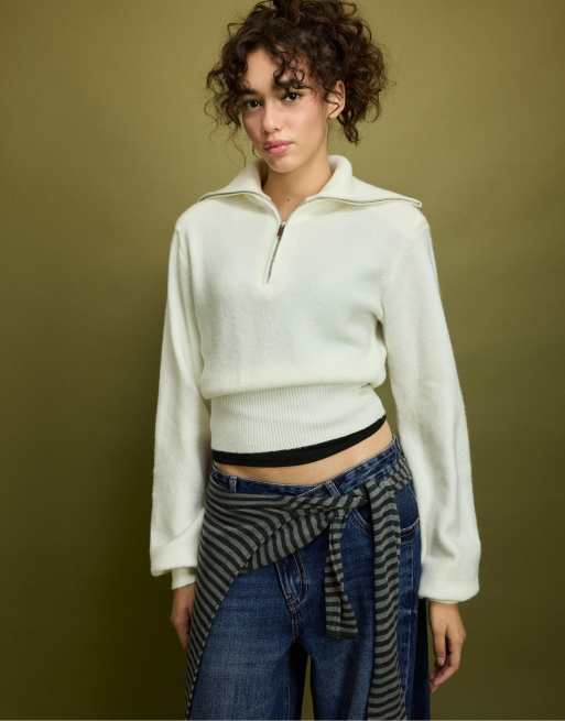 Stradivarius Strickpullover mit gepolsterten Schultern und Viertelreißverschluss in Ecru, 2 von 7