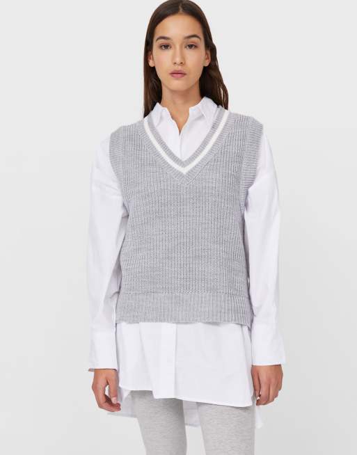 Stradivarius - Strikket vest i grå med kontraststribe